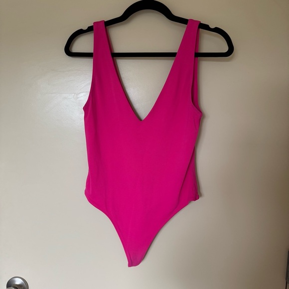 Aritzia Tops - Babaton Aritzia hot pink bodysuit plunge neckline